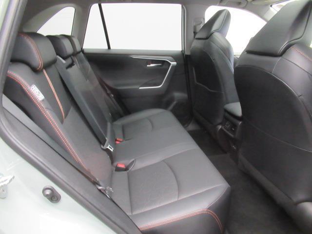 RAV4 アドベンチャー サンルーフ 4WD フルセグ メモリーナビ ミュージックプレイヤー接続可 バックカメラ 衝突被害軽減システム ETC ドラレコ LEDヘッドランプ 記録簿(14枚目)