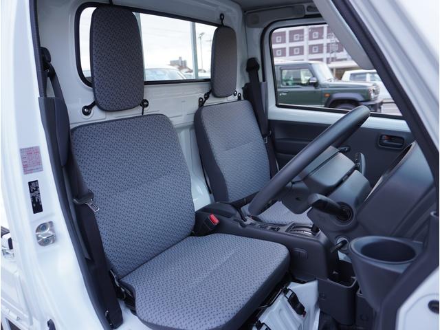 キャリイトラック KCエアコン・パワステ農繁 4WD オートマ 荷台作業灯 4WD オートマ リアパーキングセンサー 荷台作業灯 3方開 キーレスエントリー AMFMラジオ オートライト 衝突被害軽減システム アイドリングストップ 横滑り防止機能 衝突安全ボディ(17枚目)