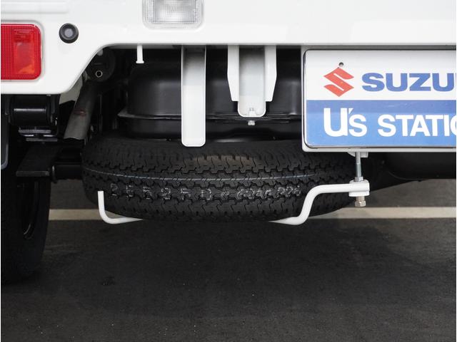 キャリイトラック KCエアコン・パワステ農繁 4WD オートマ 荷台作業灯 4WD オートマ リアパーキングセンサー 荷台作業灯 3方開 キーレスエントリー AMFMラジオ オートライト 衝突被害軽減システム アイドリングストップ 横滑り防止機能 衝突安全ボディ(28枚目)