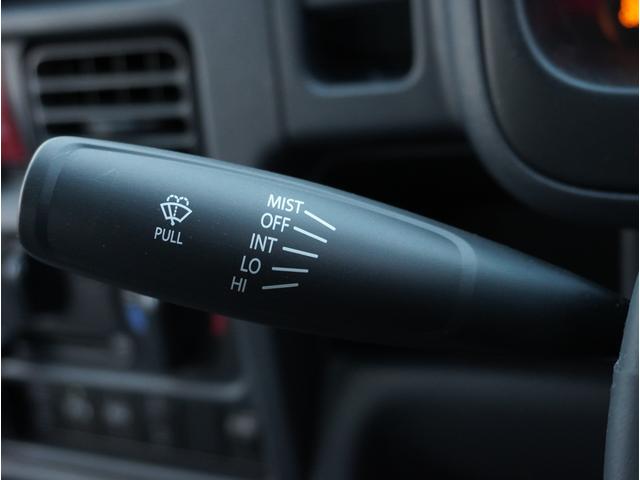 キャリイトラック KCエアコン・パワステ農繁 4WD オートマ 荷台作業灯 4WD オートマ リアパーキングセンサー 荷台作業灯 3方開 キーレスエントリー AMFMラジオ オートライト 衝突被害軽減システム アイドリングストップ 横滑り防止機能 衝突安全ボディ(47枚目)