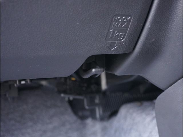 アルト L リアパーキングセンサー 運転席シートヒーター キーレス リアパーキングセンサー 運転席シートヒーター キーレスエントリー オートライト 衝突被害軽減システム アイドリングストップ 横滑り防止機能 衝突安全ボディ 盗難防止システム(51枚目)