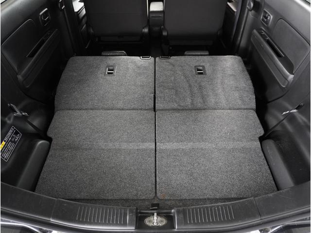 【多彩なシートアレンジ】リアシートを倒すとさらに広々です。お近くのスズキ自販島根までお越しください。