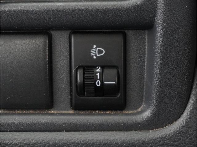 キャリイトラック KC 農繁 4WD 5速MT 3方開 荷台作業灯 ラジオ 4WD 5速MT 3方開 荷台作業灯 AMFMラジオ ドアバイザー スペアタイヤ デフロック機構(46枚目)