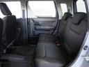 【後部座席】ドアの開閉角度も大きく乗り降りが楽にできて、リアシートも広く乗れます。足元も広いです。