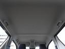 【天井】ルーフ内張はきれいです。目立ったシミ・汚れもありません。お近くのスズキ自販島根までお越しください。