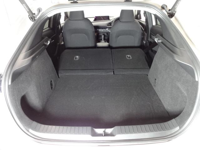 ＣＸ－３０ ２．０　２０Ｓ　ブラックトーンエディション　４ＷＤ　マツコネナビ　３６０°モニター　ＡＬＨ　ＥＴＣ　ＭＲＣＣ　ＳＢＳ　ＢＳＭ　レーンキープアシスト　カープレイ　パワーリヤゲート　シートヒーター　ステアリングヒーター　スマートキー　電動リアゲート　ＥＴＣ（12枚目）