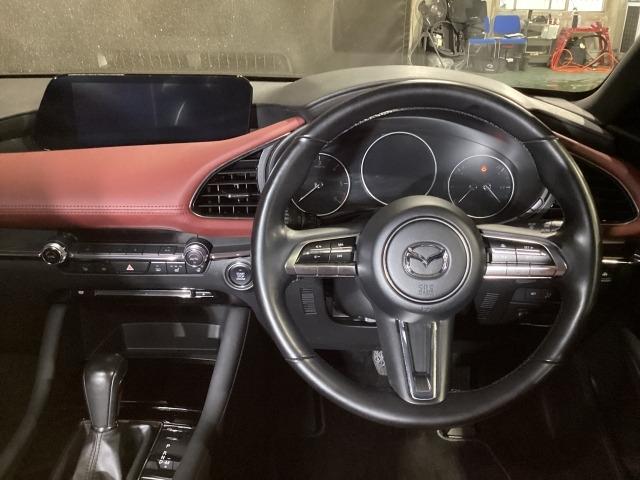MAZDA3ファストバック XD バーガンディ セレクション ディーゼルターボ マツダコネクトナビ バックモニター ETC アダプティブクルーズコントロール LEDヘッドライト アクセル踏み間違い防止装置 AppleCarplay レーンアシスト パーキングセンサー 誤発進抑制(2枚目)