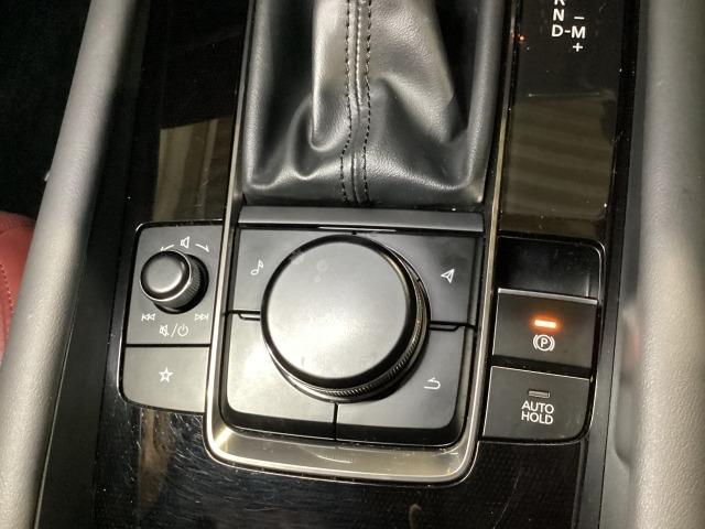 MAZDA3ファストバック XD バーガンディ セレクション ディーゼルターボ マツダコネクトナビ バックモニター ETC アダプティブクルーズコントロール LEDヘッドライト アクセル踏み間違い防止装置 AppleCarplay レーンアシスト パーキングセンサー 誤発進抑制(24枚目)