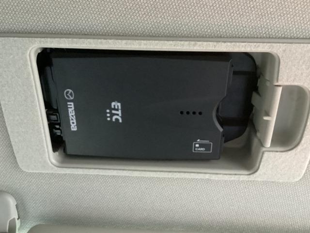 マツダ純正スマートインＥＴＣ装備！サンバイザーの裏に車載器をスッキリ収納！ワンプッシュでＥＴＣカードの出し入れも簡単にできます。