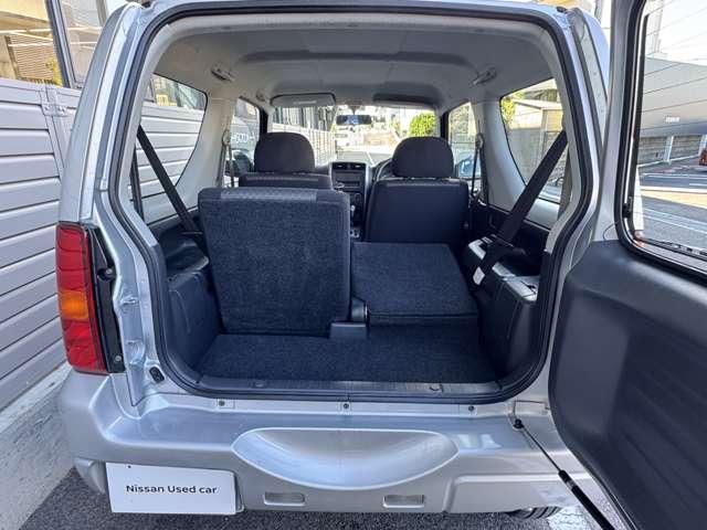 シートを片側だけ倒すと長さのあるお荷物を載せれます（＊’ω’＊）