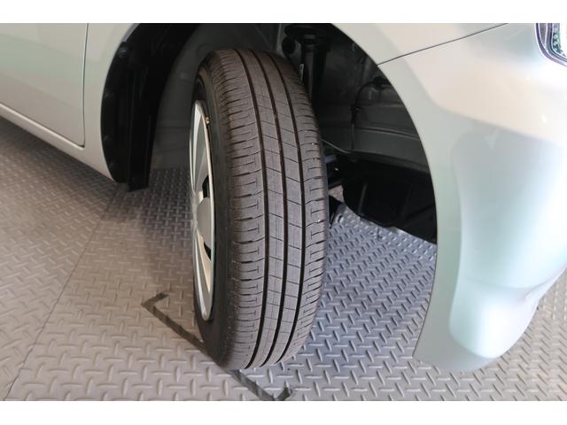 タイヤの溝もしっかりと残っています。