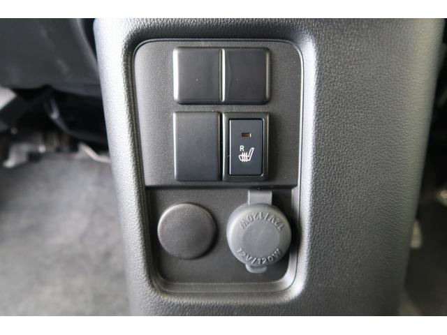 運転席シートヒーター搭載