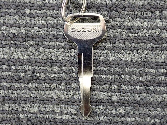 エブリイ ！先行初売！　ＰＣ　６型　両側スライドドア　オートライト　スライドドア　エアコン　スズキセーフティーサポート　横滑り防止機能　盗難防止システム（46枚目）