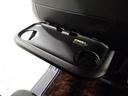 こんなところにもドリンクホルダーが!純正で付いていると車内にマッチしてます!新たに購入する必要が無いのも嬉しいですね!