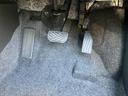 運転席の足元