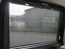 【ロールサンシェード】ロールサンシェード付きで、日差し除けになるので、車内の温度を快適に保つことができます！