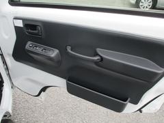 【運転席ドア】　運転席の内側のドアはこのようになっております！ 5