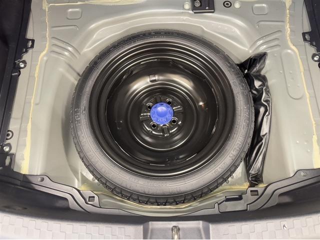 アクア クロスオーバー 衝突被害軽減ブレーキ ドライブレコーダー ナビ フルセグ Bluetooth バックモニター 先進ライト 車線逸脱警報 オートエアコン キーレスエントリー 純正アルミ CD/DV再生 横滑り防止装置(16枚目)