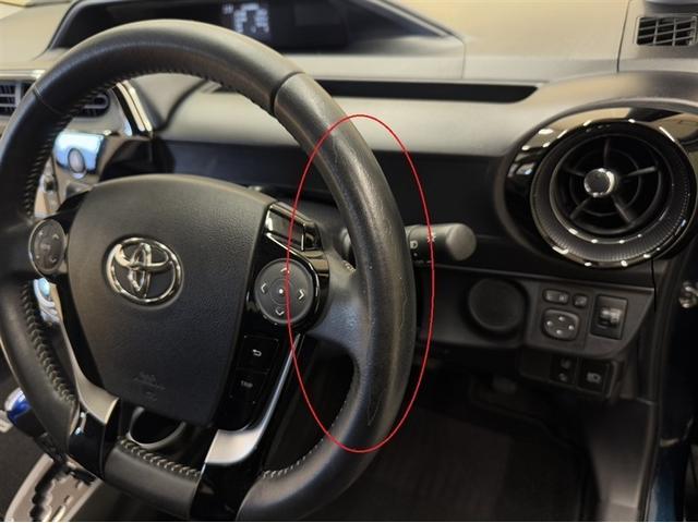 アクア クロスオーバー 衝突被害軽減ブレーキ ドライブレコーダー ナビ フルセグ Bluetooth バックモニター 先進ライト 車線逸脱警報 オートエアコン キーレスエントリー 純正アルミ CD/DV再生 横滑り防止装置(29枚目)