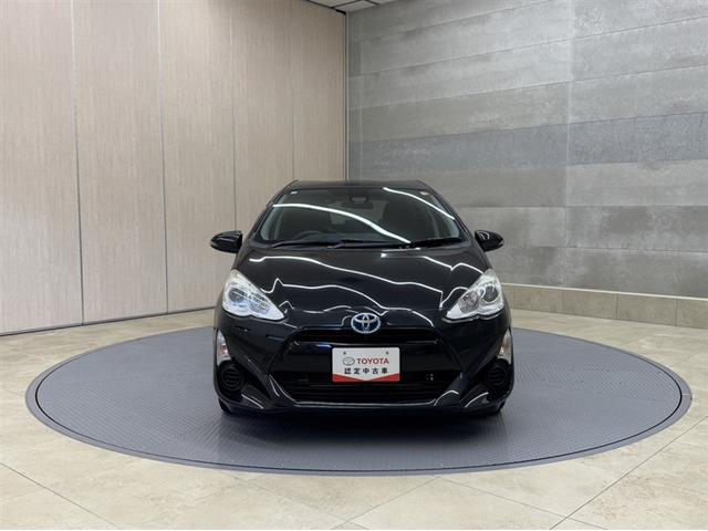 アクア S 衝突被害軽減ブレーキ 車線逸脱警報装置 オートハイビーム 横滑り防止装置 ABS ワンセグ内蔵メモリー Bluetooth バックモニター スマートキー イモビライザー ワンオーナー オートエアコン(12枚目)