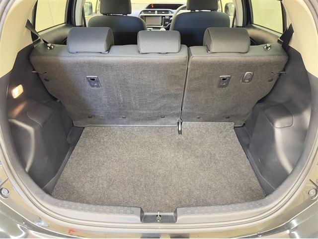 アクア S 衝突被害軽減ブレーキ 車線逸脱警報装置 オートハイビーム 横滑り防止装置 ABS ワンセグ内蔵メモリー Bluetooth バックモニター スマートキー イモビライザー ワンオーナー オートエアコン(26枚目)