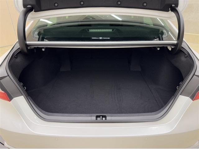 カムリ WS 衝突被害軽減ブレーキ ペダル踏み間違い急発進抑制装置 9インチナビ フルセグ Bluetooth ETC LED バックモニター クルーズコントロール CD/DVD再生 先進ライト 車線逸脱警報(32枚目)