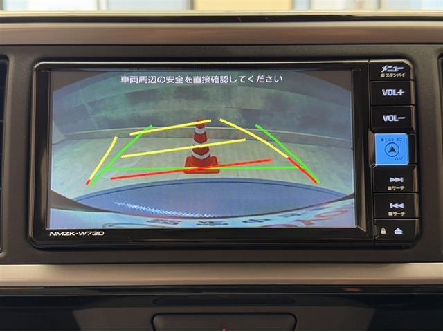 パッソ X Lパッケージ 衝突被害軽減ブレーキ ペダル踏み間違い急発進抑制装置 ナビ フルセグ Bluetooth LED ベンチシート アイドリングストップ スマートキー オートエアコン 先進ライト 車線逸脱警報 記録簿(9枚目)
