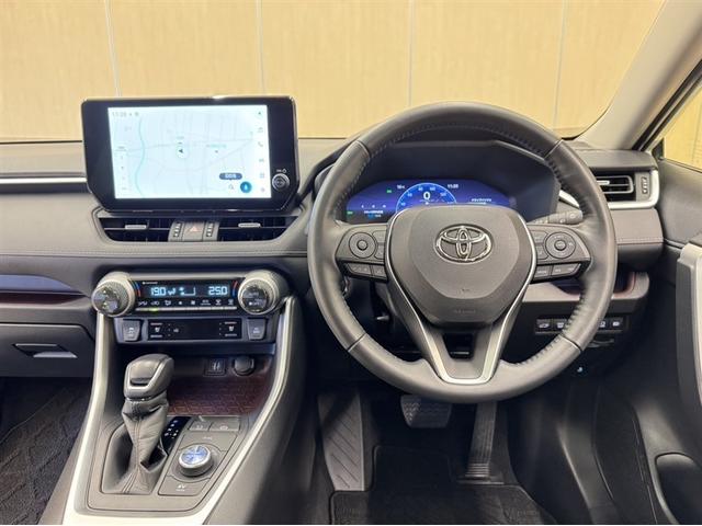 RAV4 ハイブリッドG 試乗車 全周囲モニター 合成皮革シート シートヒーター&ベンチレーション AC100V/1500Wコンセント ETC2.0 ディスプレイオーディオ ナビ フルセグTV サンルーフ 整備記録簿(6枚目)