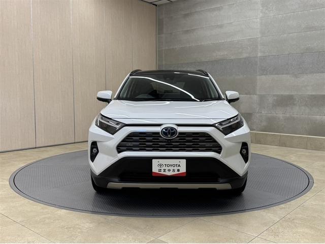 RAV4 ハイブリッドG 試乗車 全周囲モニター 合成皮革シート シートヒーター&ベンチレーション AC100V/1500Wコンセント ETC2.0 ディスプレイオーディオ ナビ フルセグTV サンルーフ 整備記録簿(17枚目)