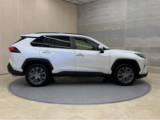 RAV4 ハイブリッドG 試乗車 全周囲モニター 合成皮革シート シートヒーター&ベンチレーション AC100V/1500Wコンセント ETC2.0 ディスプレイオーディオ ナビ フルセグTV サンルーフ 整備記録簿(18枚目)