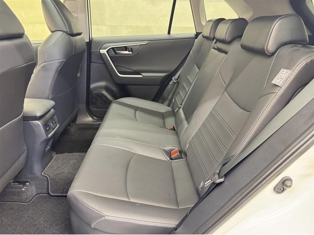 RAV4 ハイブリッドG 試乗車 全周囲モニター 合成皮革シート シートヒーター&ベンチレーション AC100V/1500Wコンセント ETC2.0 ディスプレイオーディオ ナビ フルセグTV サンルーフ 整備記録簿(22枚目)