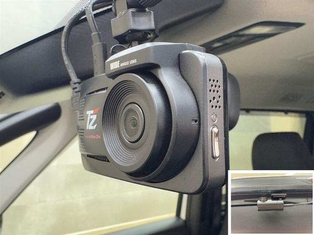 前後カメラのドライブレコーダーを搭載！万が一の場合、責任の所在を明確に出来るのはもちろん、観光のなどのお出掛け先の景色も残しておけます♪録画が残ると思えば自分自身も安全運転を意識しますよね！