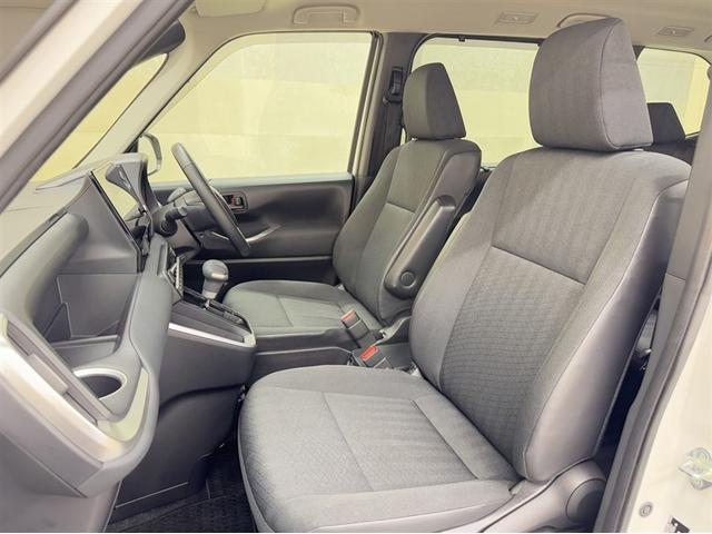 トヨタ中古車「まるごとクリーニング」施工済。外装はもちろん内装はシートを外して見えない所まで徹底洗浄しています。