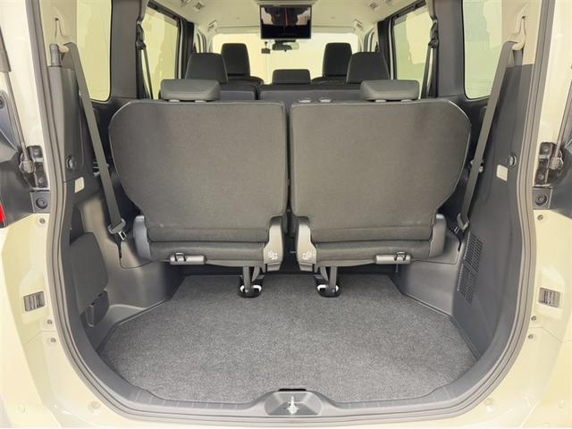 広さと使い勝手が気になるラゲージスペースはこちら。十分な広さですね！