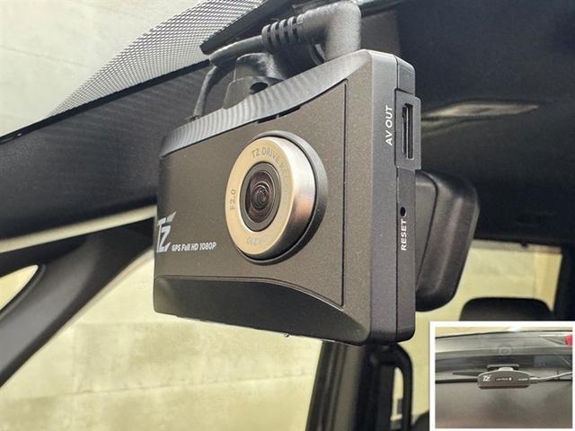 ヴォクシー ハイブリッドＳ－Ｚ　全周囲モニター　ドラレコ　シートヒーター　ディスプレイオーディオ　ナビ　フルセグＴＶ　ＤＶＤ　Ｂｌｕｅｔｏｏｔｈ　両側電動スライドドア　ＥＴＣ２．０　クルーズコントロール　ＡＣ１００Ｖ／１５００Ｗ（12枚目）