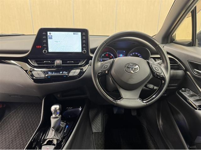 Ｃ－ＨＲ Ｇ　モード　ネロ　セーフティプラスＩＩＩ　衝突被害軽減ブレーキ　ペダル踏み間違い急発進抑制装置　ドライブレコーダー　ナビ　フルセグ　Ｂｌｕｅｔｏｏｔｈ　シートヒーター　ＥＴＣ　ブラインドスポットモニター　全周囲カメラ　クルーズコントロール（9枚目）