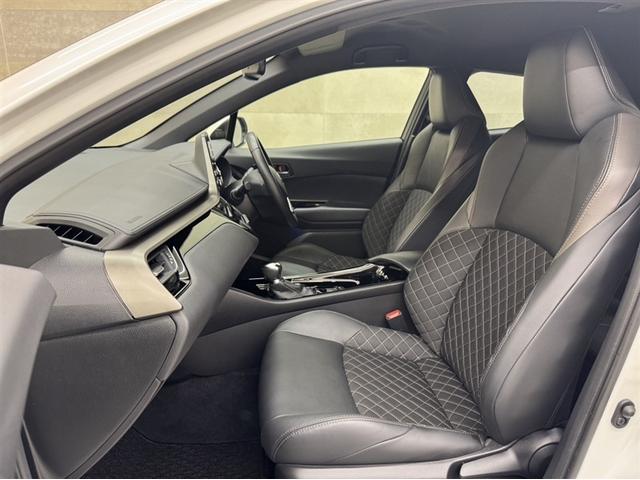 Ｃ－ＨＲ Ｇ　モード　ネロ　セーフティプラスＩＩＩ　衝突被害軽減ブレーキ　ペダル踏み間違い急発進抑制装置　ドライブレコーダー　ナビ　フルセグ　Ｂｌｕｅｔｏｏｔｈ　シートヒーター　ＥＴＣ　ブラインドスポットモニター　全周囲カメラ　クルーズコントロール（23枚目）