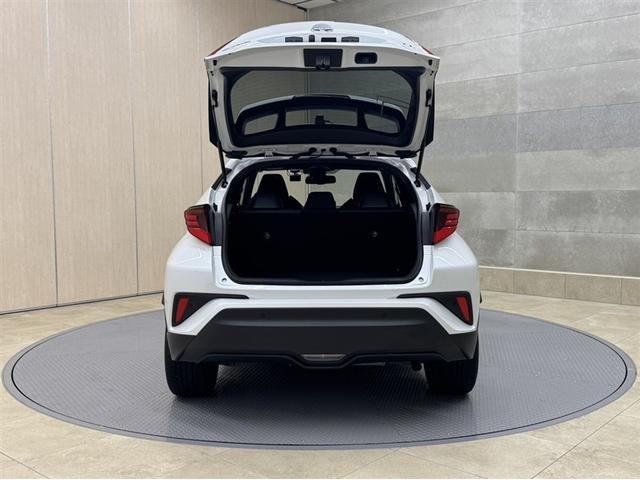 Ｃ－ＨＲ Ｇ　モード　ネロ　セーフティプラスＩＩＩ　衝突被害軽減ブレーキ　ペダル踏み間違い急発進抑制装置　ドライブレコーダー　ナビ　フルセグ　Ｂｌｕｅｔｏｏｔｈ　シートヒーター　ＥＴＣ　ブラインドスポットモニター　全周囲カメラ　クルーズコントロール（33枚目）