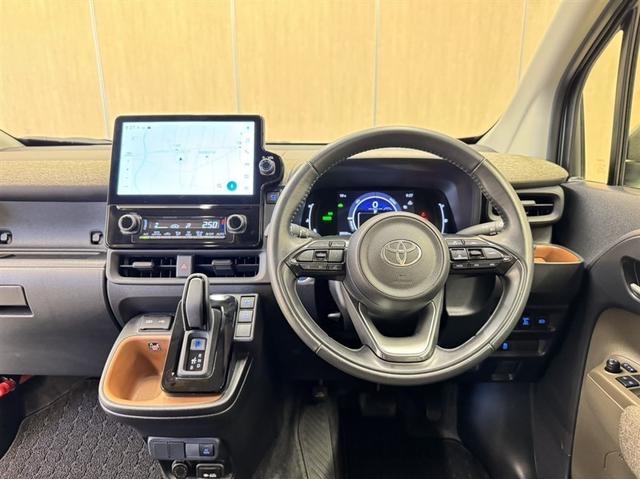 シエンタ ハイブリッドＺ　衝突被害軽減ブレーキ　ペダル踏み間違い急発進抑制装置　ドライブレコーダー　電源コンセント　ナビ　フルセグ　Ｂｌｕｅｔｏｏｔｈ　後席モニター　ＥＴＣ　ＬＥＤ　クルーズコントロール　全周囲カメラ（8枚目）