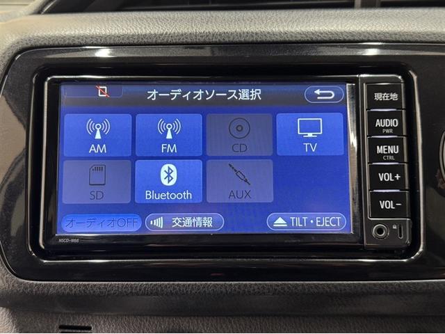 ヴィッツ F セーフティーエディションII 衝突被害軽減ブレーキ ナビ ワンセグ Bluetooth ETC バックモニター 先進ライト 車線逸脱警報 スマートキー マニュアルエアコン CD再生 横滑り防止装置 盗難防止装置(8枚目)