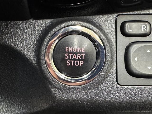 ヴィッツ F セーフティーエディションII 衝突被害軽減ブレーキ ナビ ワンセグ Bluetooth ETC バックモニター 先進ライト 車線逸脱警報 スマートキー マニュアルエアコン CD再生 横滑り防止装置 盗難防止装置(12枚目)