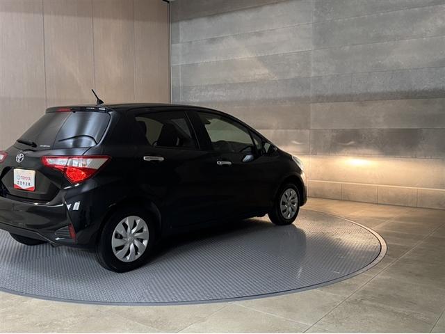 ヴィッツ F セーフティーエディションII 衝突被害軽減ブレーキ ナビ ワンセグ Bluetooth ETC バックモニター 先進ライト 車線逸脱警報 スマートキー マニュアルエアコン CD再生 横滑り防止装置 盗難防止装置(13枚目)