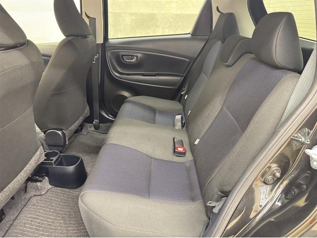 ヴィッツ F セーフティーエディションII 衝突被害軽減ブレーキ ナビ ワンセグ Bluetooth ETC バックモニター 先進ライト 車線逸脱警報 スマートキー マニュアルエアコン CD再生 横滑り防止装置 盗難防止装置(19枚目)