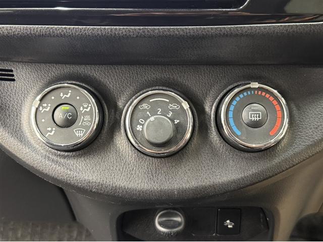 ヴィッツ F セーフティーエディションII 衝突被害軽減ブレーキ ナビ ワンセグ Bluetooth ETC バックモニター 先進ライト 車線逸脱警報 スマートキー マニュアルエアコン CD再生 横滑り防止装置 盗難防止装置(21枚目)