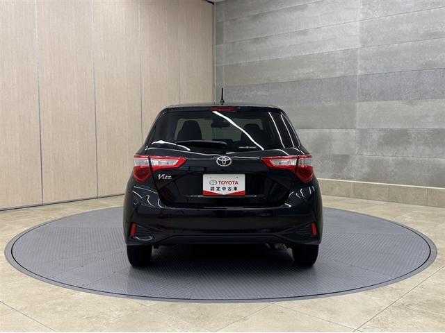 ヴィッツ F セーフティーエディションII 衝突被害軽減ブレーキ ナビ ワンセグ Bluetooth ETC バックモニター 先進ライト 車線逸脱警報 スマートキー マニュアルエアコン CD再生 横滑り防止装置 盗難防止装置(25枚目)