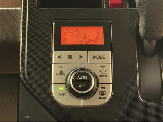 お好みの温度に設定すれば、車内の温度を検知し自動で調整してくれるオートエアコン！暑い、寒いと何度もスイッチを操作しなくても済みます☆☆