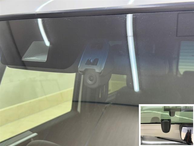 前後カメラのドライブレコーダーを搭載！万が一の場合、責任の所在を明確に出来るのはもちろん、観光のなどのお出掛け先の景色も残しておけます♪録画が残ると思えば自分自身も安全運転を意識しますよね！