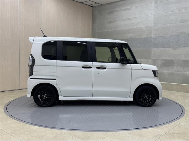 全車１年間の走行距離無制限のロングラン保証付きです。また、さらに安心をお求めの方には１年〜２年の保証延長ができる「ロングランα保証」（有償）もお選びいただけます。