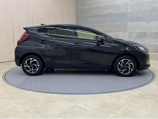 アクア Ｇ　ＡＣ１００Ｖ／１５００Ｗ電源コンセント　モデリスタアルミ　ディスクプレイヤー　フルセグＴＶ　Ｂｌｕｅｔｏｏｔｈ　バックモニター　クルーズコントロール　スマートキー　イモビライザー　ワンオーナー　記録簿（18枚目）