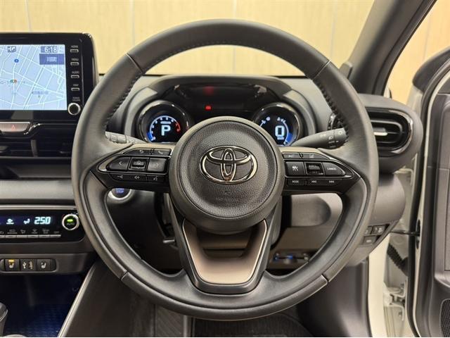 ヤリス Z モデリスタアルミホイール ディスプレイオーディオ ナビ Bluetooth バックモニター ETC 全周囲モニター 衝突被害軽減ブレーキ ペダル踏間違急発進抑制装置 車線逸脱警報装置 オートハイビーム(7枚目)